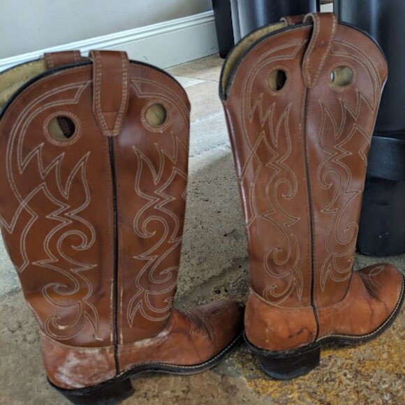 TONY LAMA BOYS' EMBROIDERED COWBOY WESTERN BOOTS - ROUND TOE SIZE 4 - Picture 2 of 2